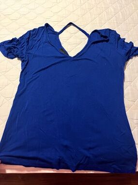 Women’s Royal Blue V-Neck Short Sleeve Top